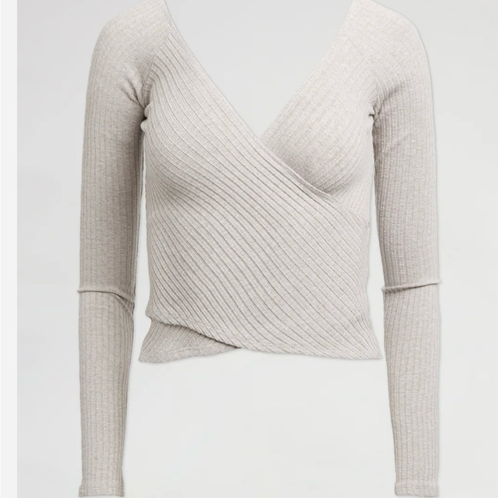 NWT CARBON38
Long Sleeve Wrap Ribbed Top - Beige - XS - Picture 5 of 10